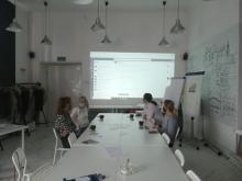 Fotografia przedstawiająca uczestników spotkania Klubu Rodzica