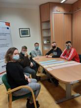 Fotografia przedstawiająca uczestników spotkania Klubu Taty