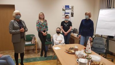 Fotoleracja ze spotkania noworocznego z uczestnikami projektu „Potencjały – nowe formy kapitału społecznego w gminie miejskiej Przasnysz”.